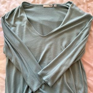 Aritzia Wilfred free shirt size XS